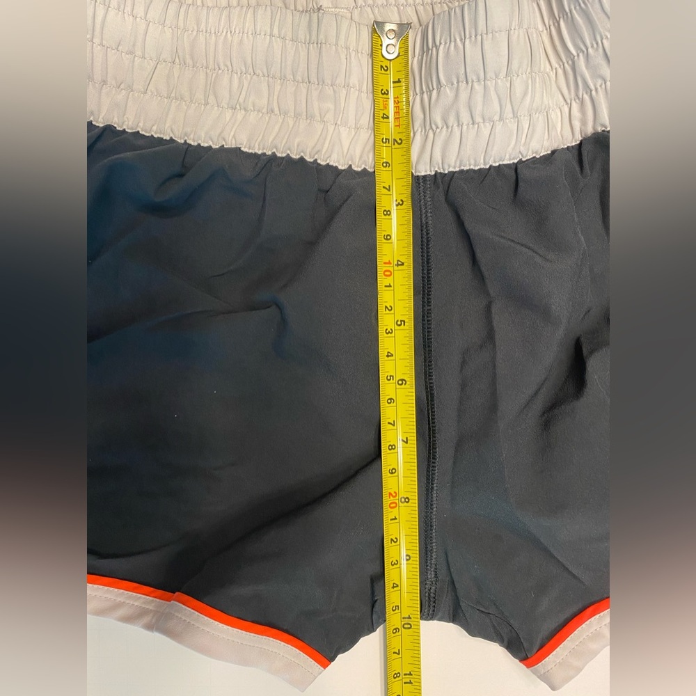 Women’s Under Armour Heat Gear Athletic Running Shorts - Picture 5 of 8